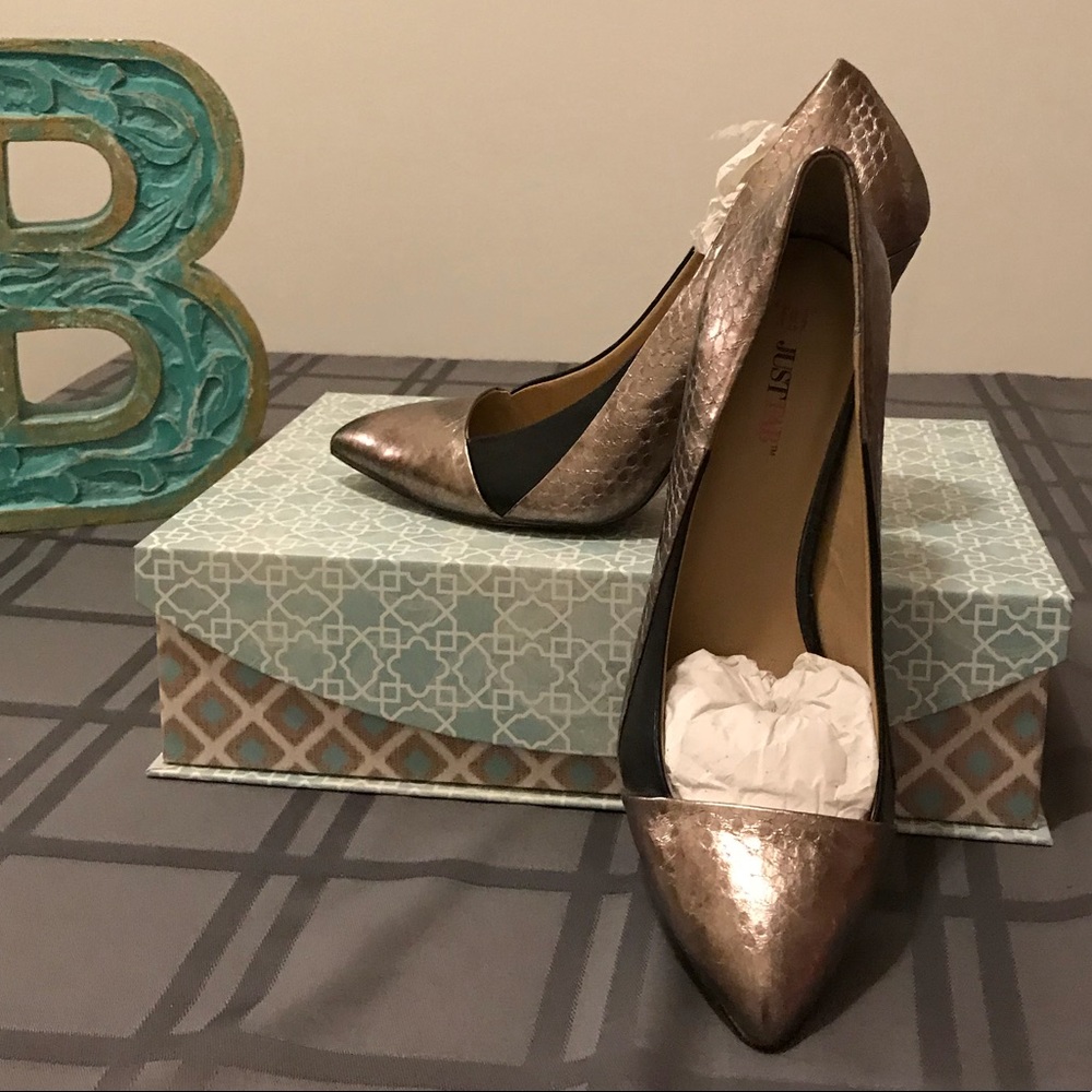Just fab metralic pumps -never worn!!